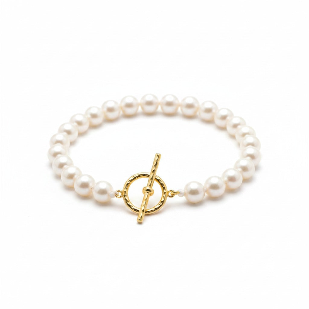 Elegant Freshwater Pearl Bracelet with Gold-Plated Clasp