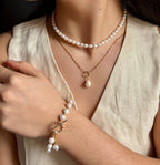Elegant Freshwater Pearl Bracelet with Gold-Plated Clasp